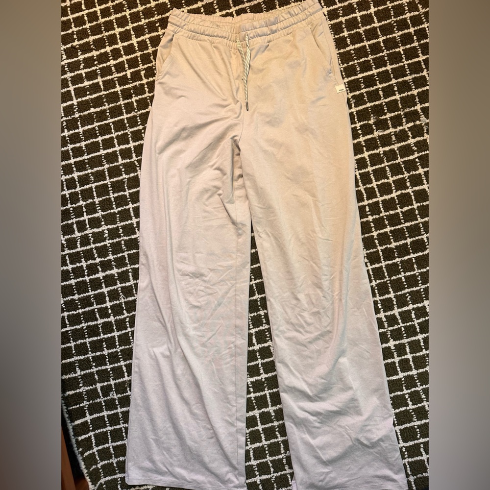 Vuori Wide Leg Halo Sweatpants Cream
